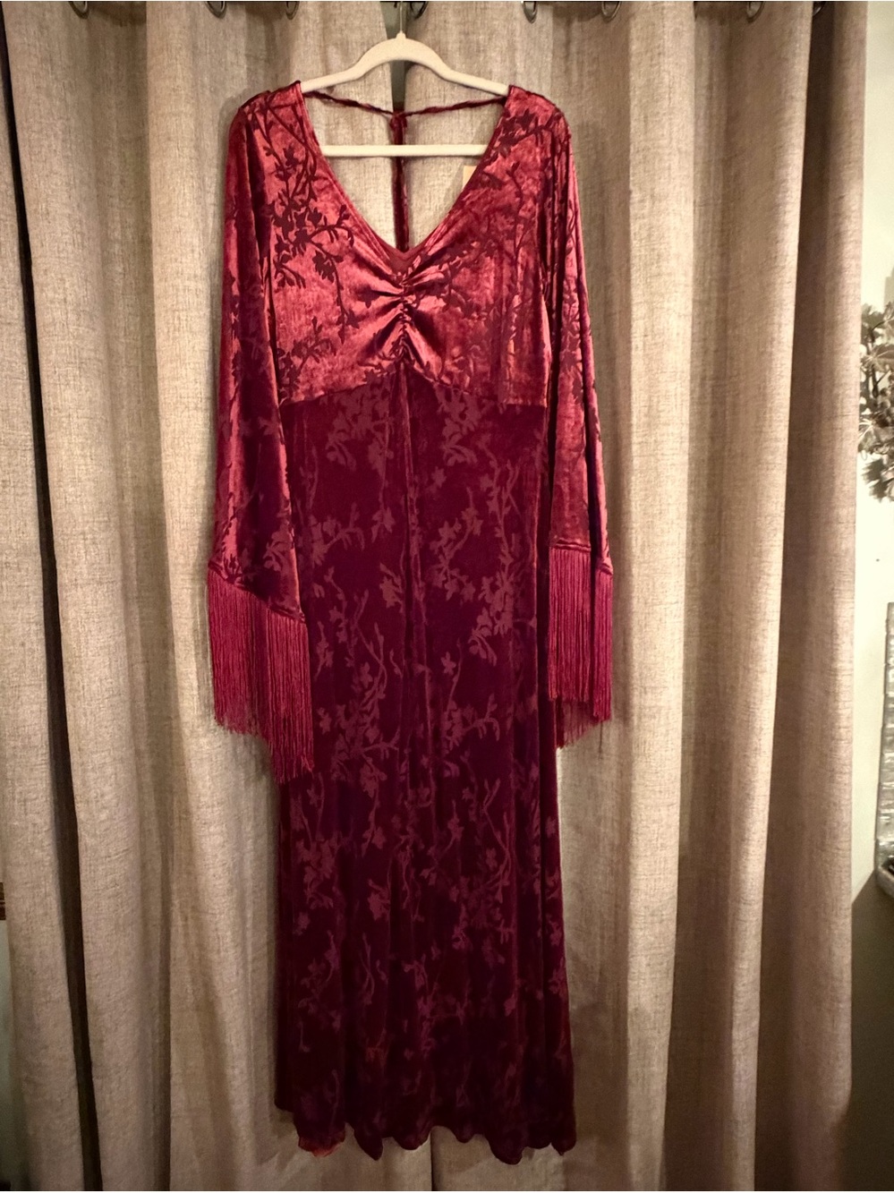 2. Smak Parlour Raspberry Velvet Burnout Fringe Sleeve Stevie
Maxi Dress size XL - Picture 2 of 13